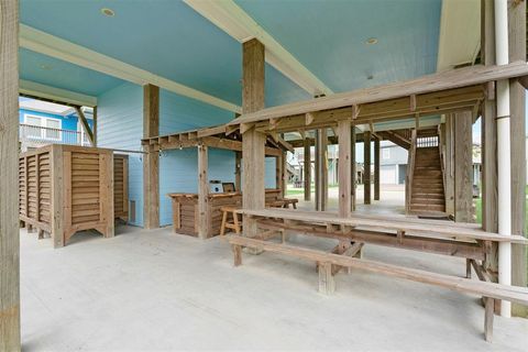 Single Family Residence in Crystal Beach TX 983 Redfish Street 36.jpg