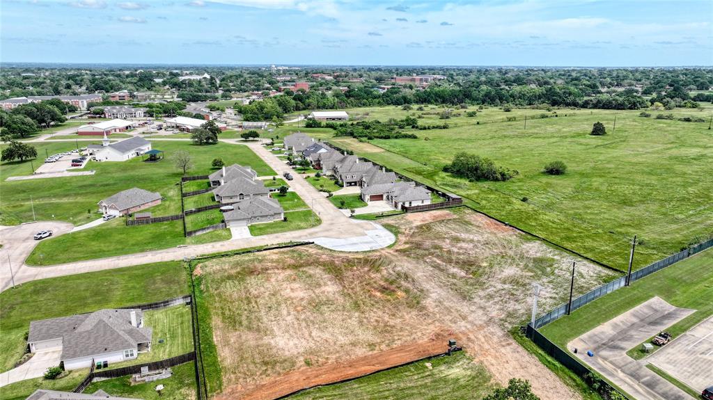 493 Oak Crest Lane, Brenham, Texas image 2