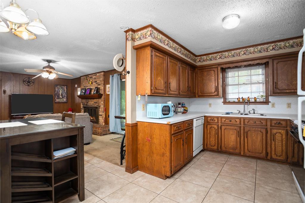 232 S Sanders Street, Nacogdoches, Texas image 11