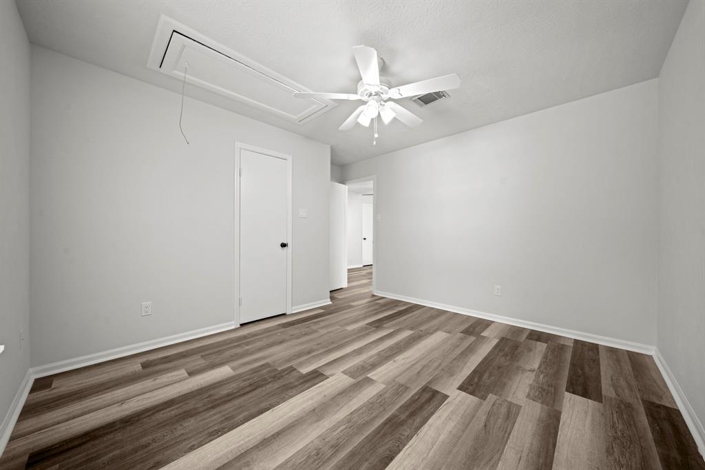 5002 Otter Peak Drive, Kingwood, Texas image 22
