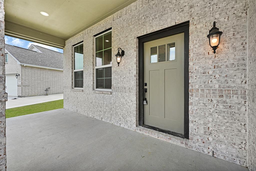 114 Little Spring Court, Anahuac, Texas image 3