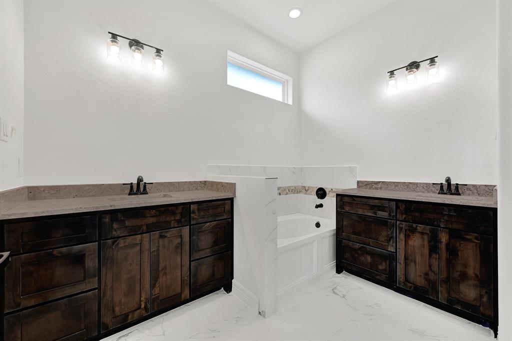 114 Little Spring Court, Anahuac, Texas image 13