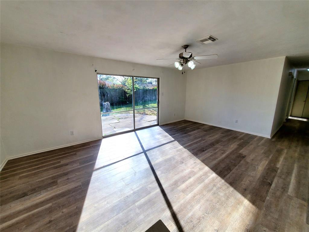 114 Lottie Lane, Friendswood, Texas image 10