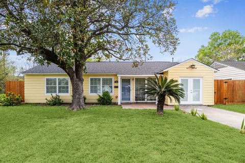 Single Family Residence in Houston TX 5006 Idaho Street.jpg