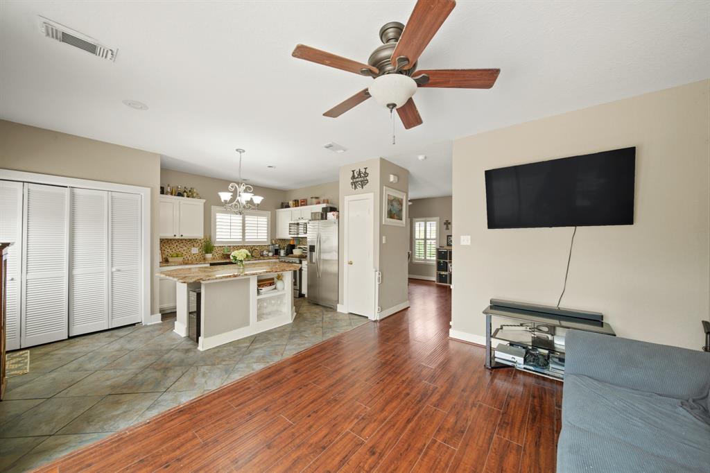 7703 Fallen Leaf, Missouri City, Texas image 18