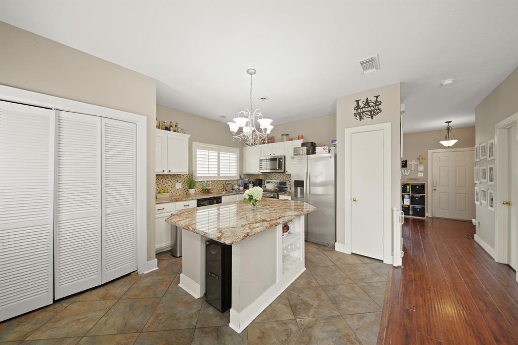 7703 Fallen Leaf, Missouri City, Texas image 10
