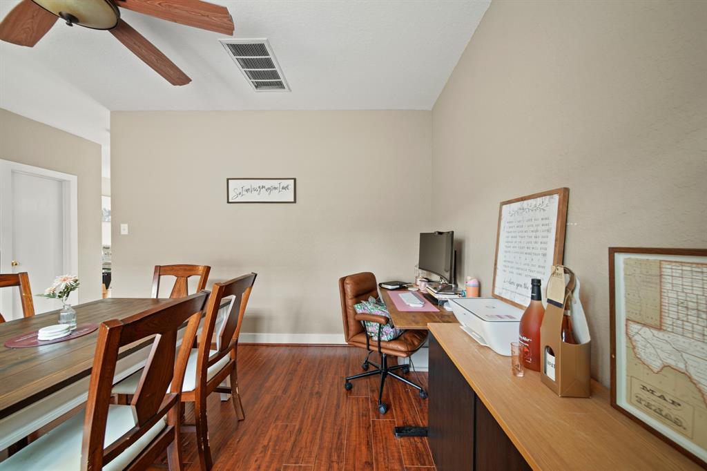 7703 Fallen Leaf, Missouri City, Texas image 6