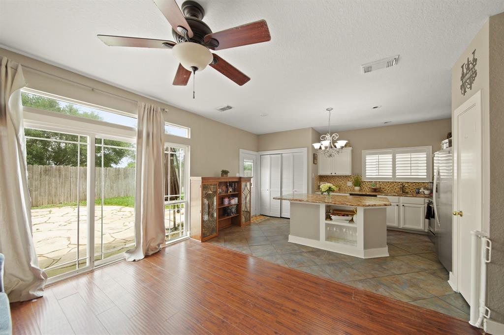 7703 Fallen Leaf, Missouri City, Texas image 13