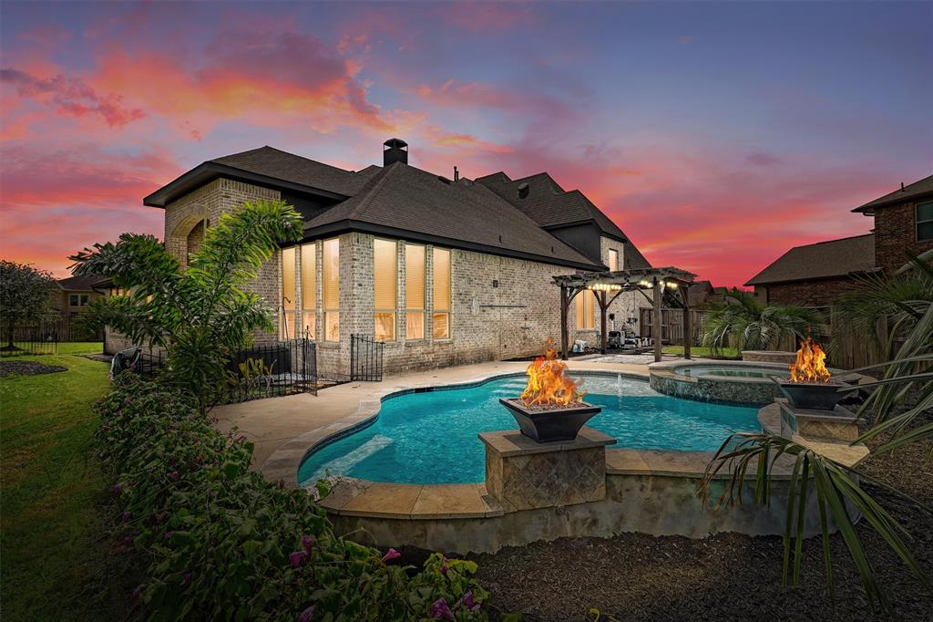 10002 Galileo Lane, Rosharon, Texas image 38
