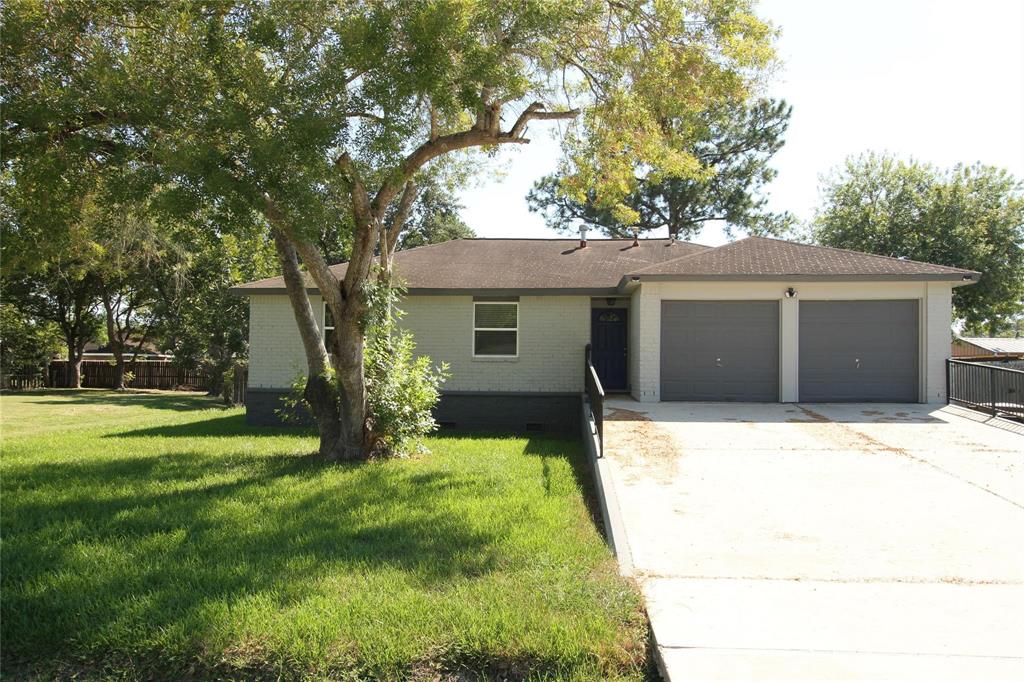 4906 30th Street, Dickinson, Texas image 1