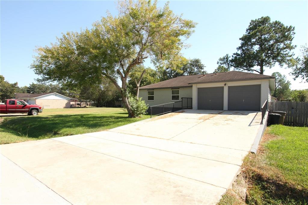 4906 30th Street, Dickinson, Texas image 3