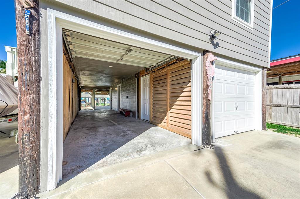 1092 County Road 209, Sargent, Texas image 3