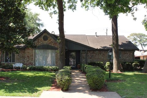 Single Family Residence in Houston TX 5131 Cripple Creek Drive.jpg