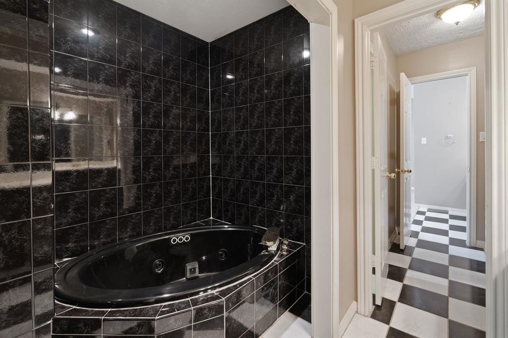 12207 Glenview Drive, Montgomery, Texas image 32