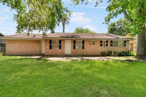 A home in Lake Jackson