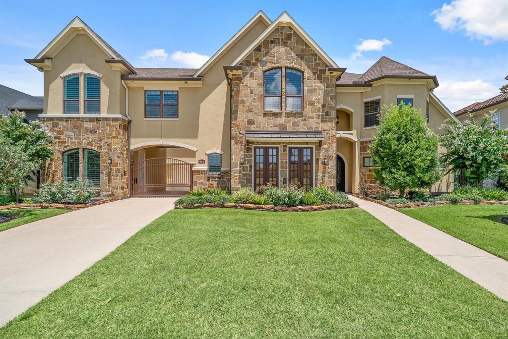 915 Windsor Woods Lane