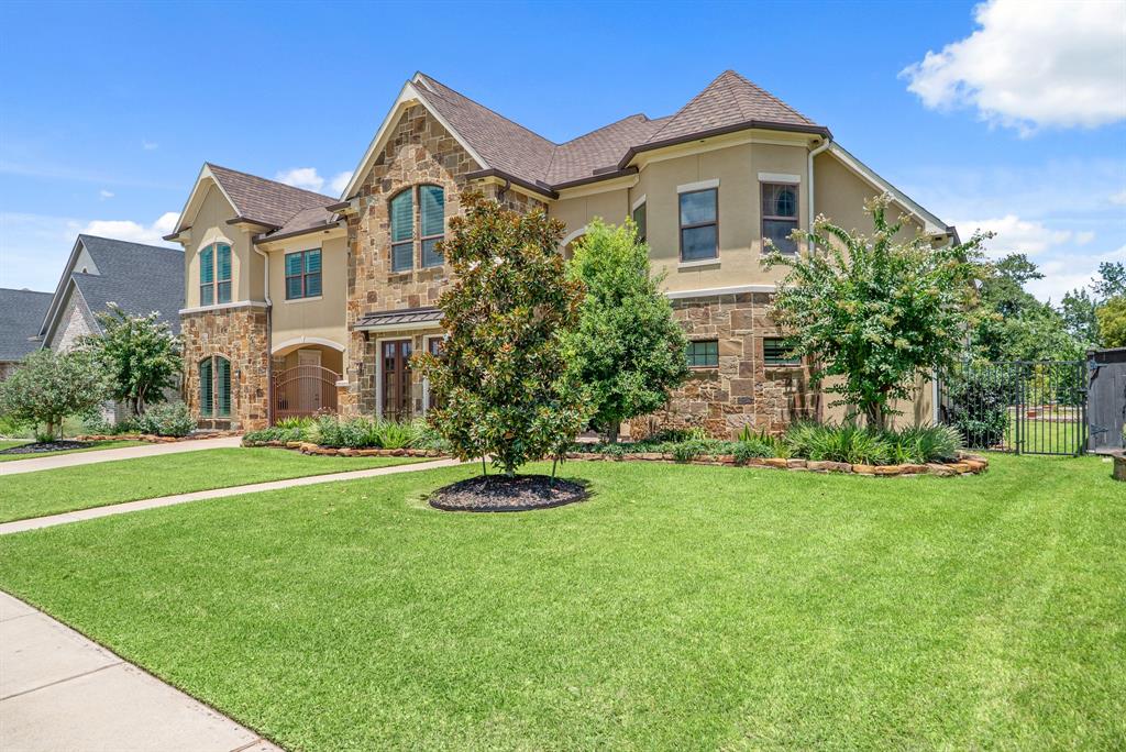 915 Windsor Woods Lane