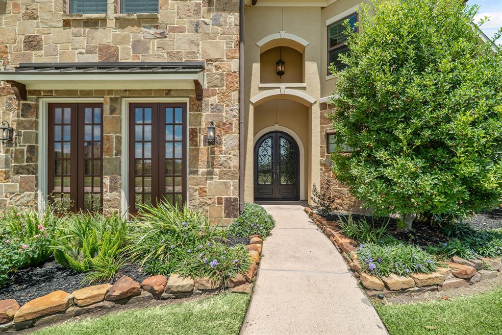 915 Windsor Woods Lane
