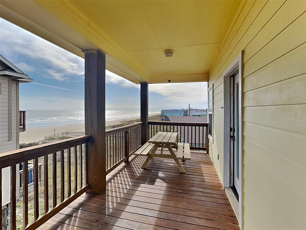 111 Yucca Avenue, Surfside Beach, Texas image 5