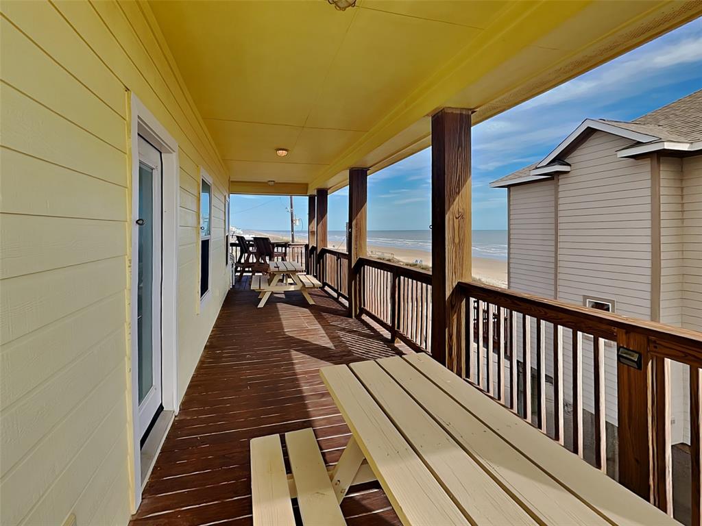 111 Yucca Avenue, Surfside Beach, Texas image 4