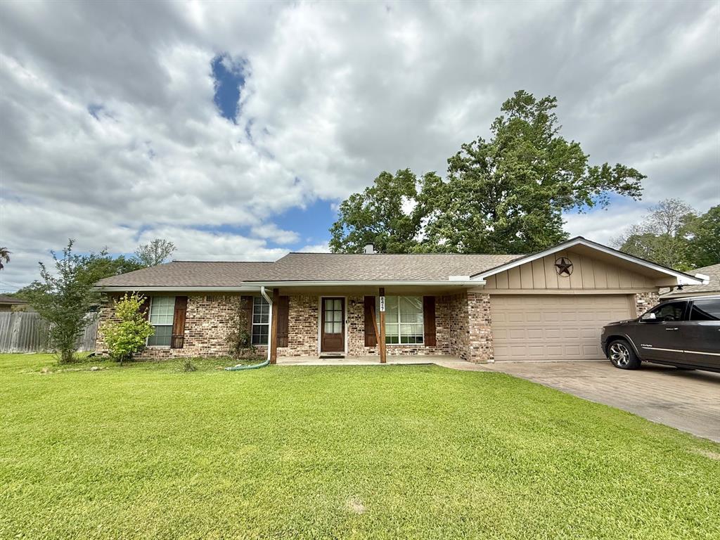 8417 Shakespeare Drive, Orange, Texas image 1
