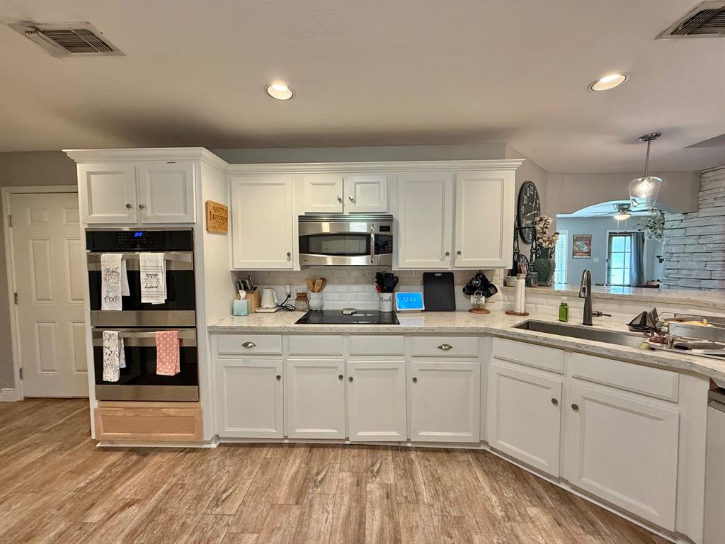 8417 Shakespeare Drive, Orange, Texas image 10