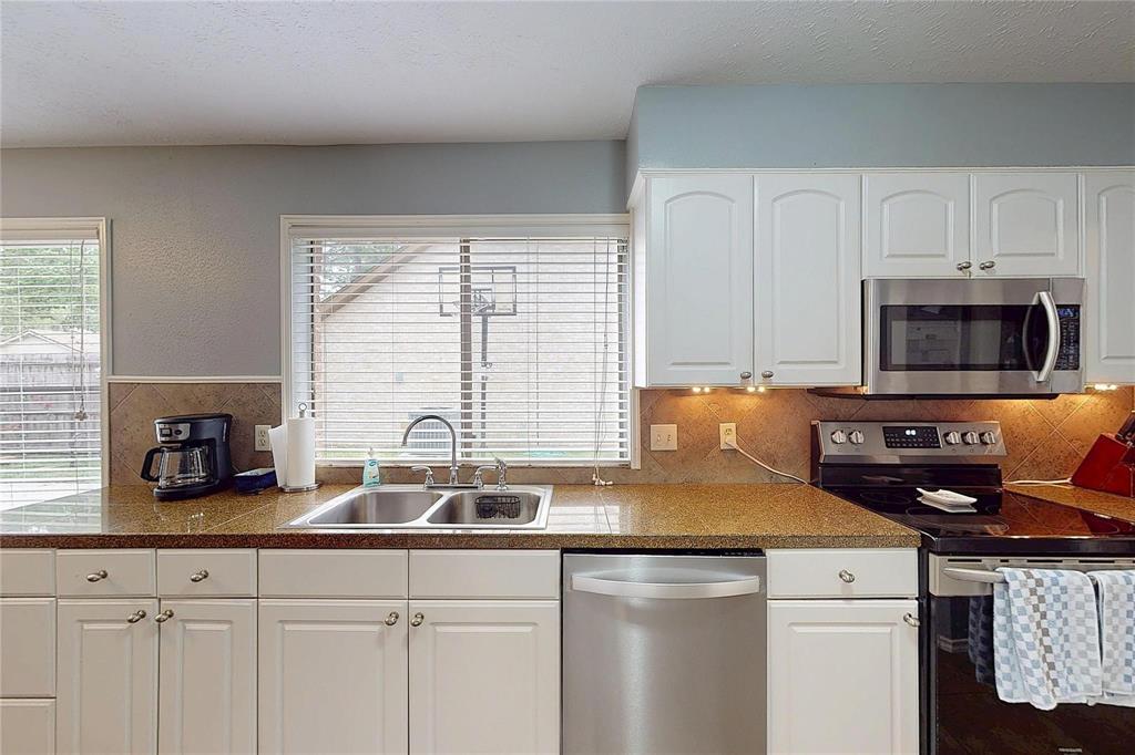 3634 Rolling Terrace Drive, Spring, Texas image 10