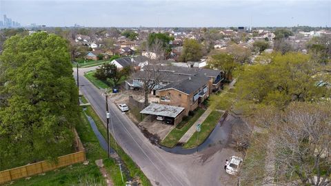 Multi Family in Houston TX 2708 Oakcliff Street.jpg