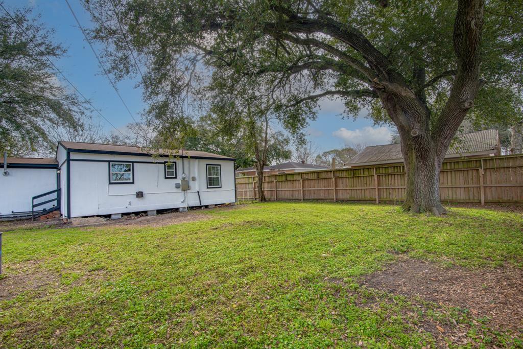 1109 11th Street, Texas City, Texas image 16