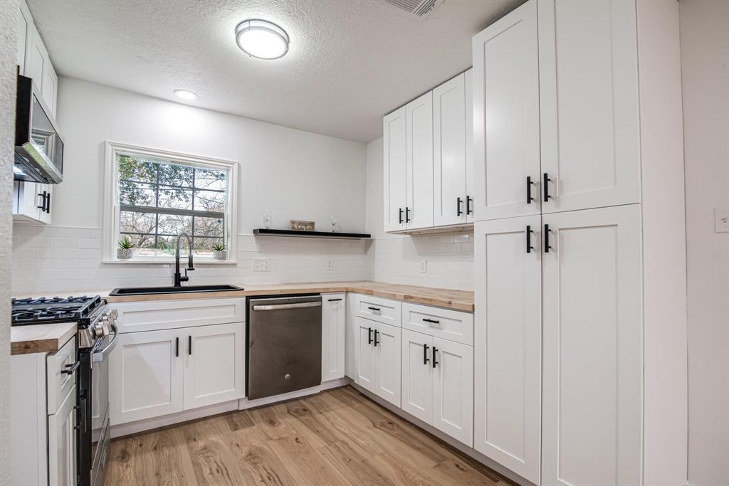 1109 11th Street, Texas City, Texas image 3
