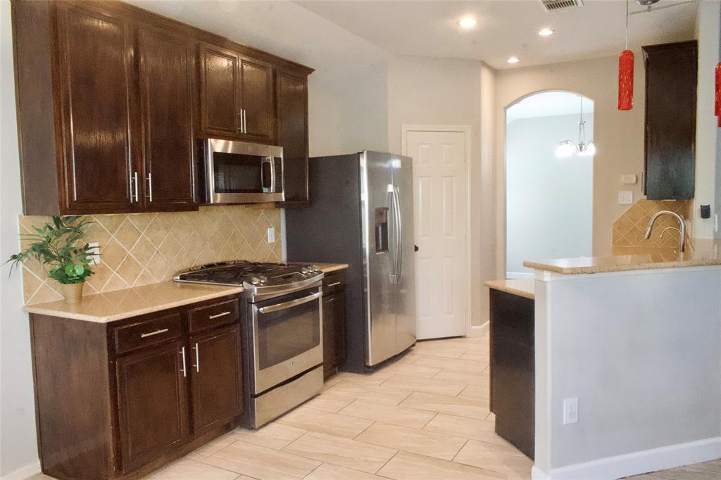 1907 Vineyard Hill Court, Pearland, Texas image 8