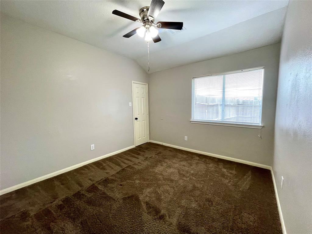 1907 Vineyard Hill Court, Pearland, Texas image 5