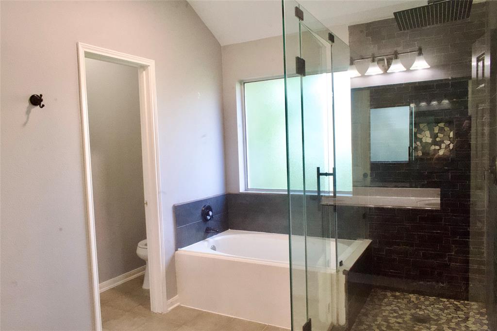 1907 Vineyard Hill Court, Pearland, Texas image 13