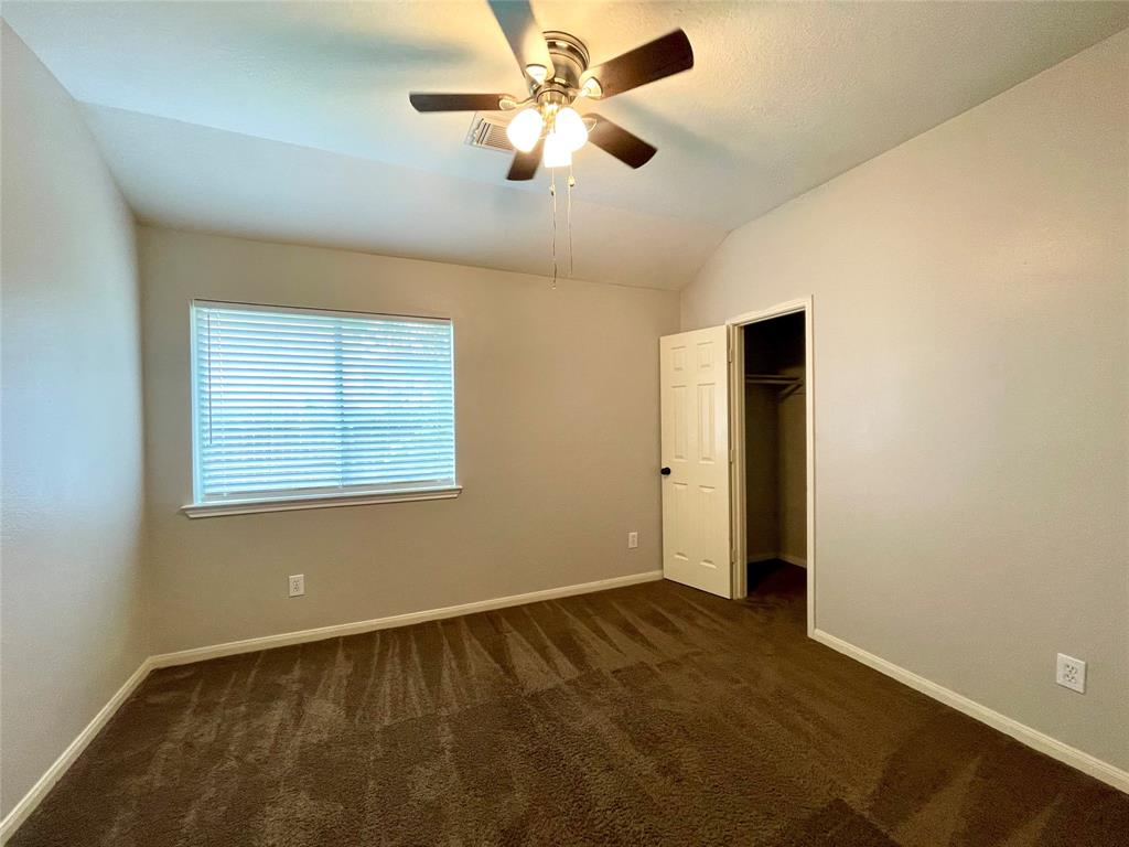 1907 Vineyard Hill Court, Pearland, Texas image 6