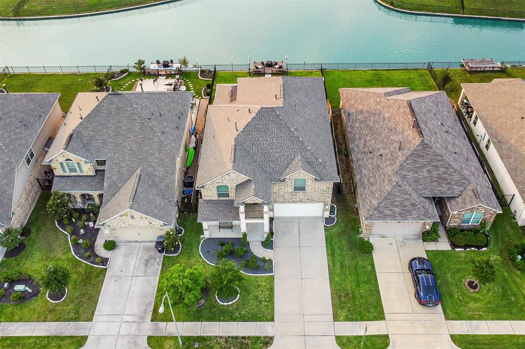 3803 Lake Bend Shore Drive, Spring, Texas image 2