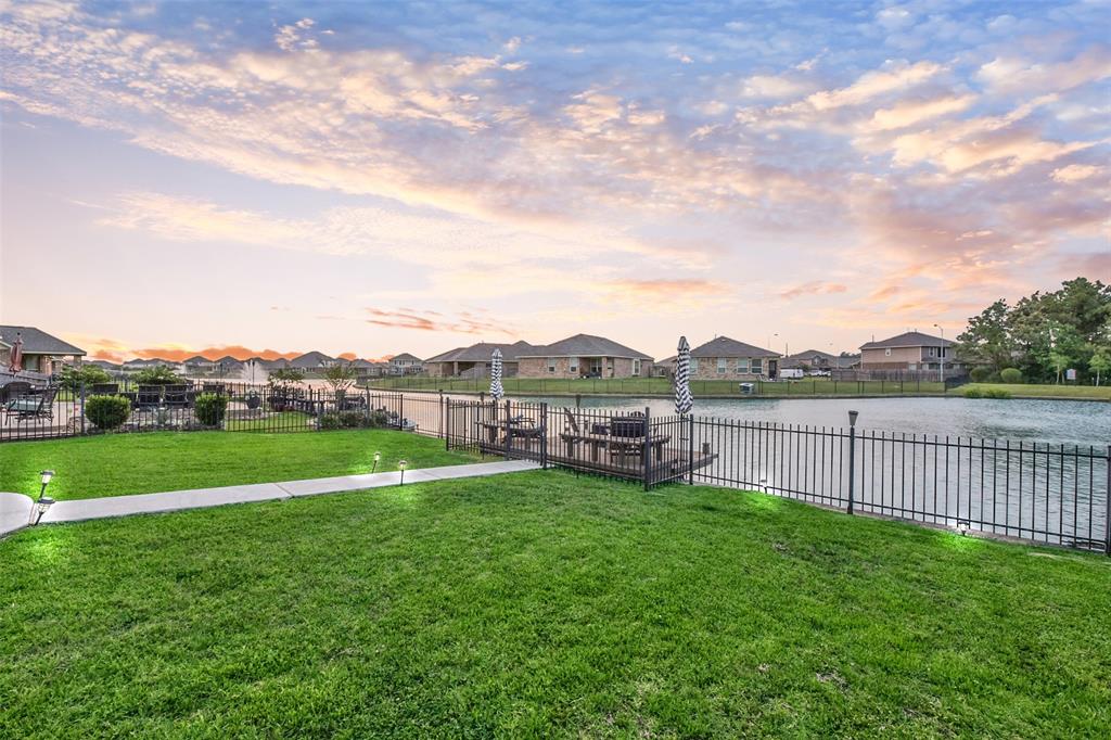 3803 Lake Bend Shore Drive, Spring, Texas image 37