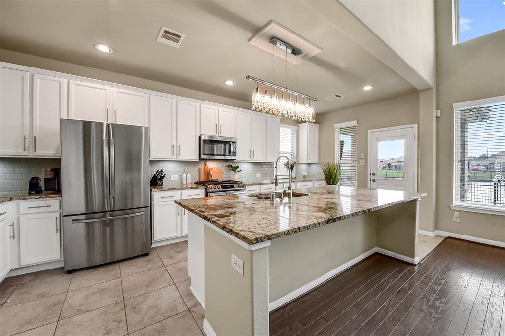3803 Lake Bend Shore Drive, Spring, Texas image 13