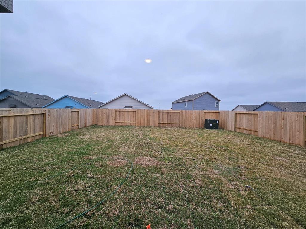 383 Kingston Way, Waller, Texas image 4