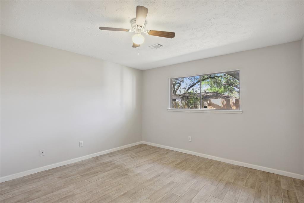 959 Wavecrest Lane, Houston, Texas image 14