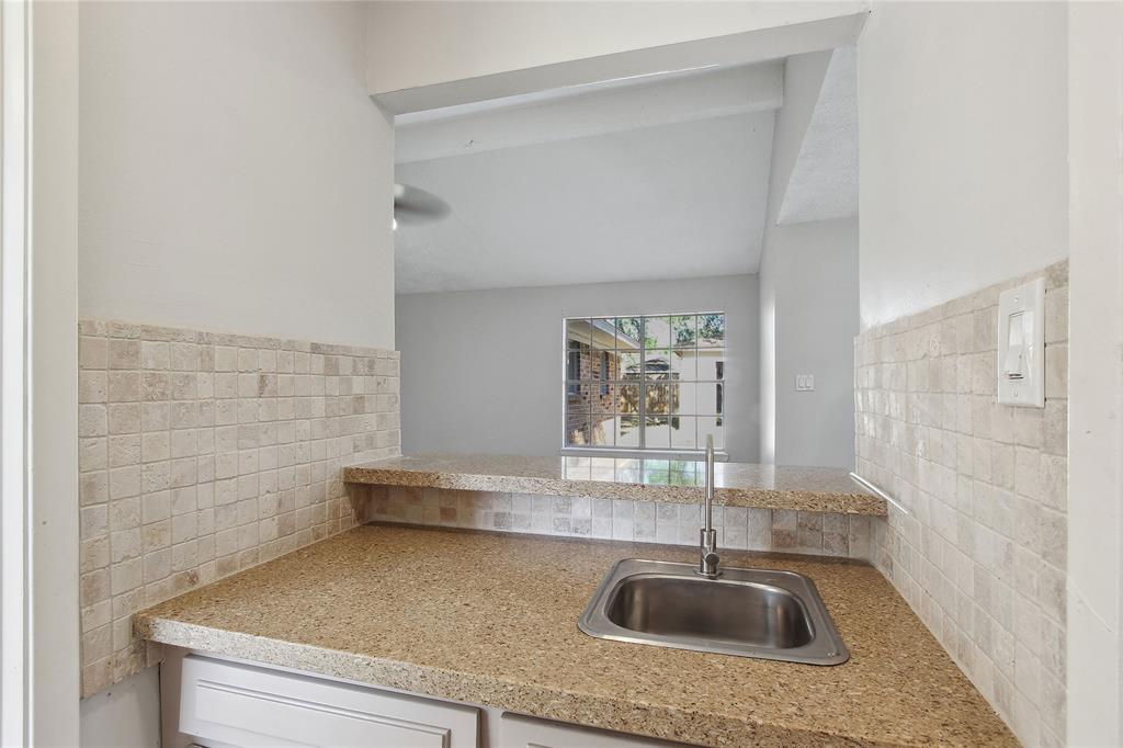 959 Wavecrest Lane, Houston, Texas image 6