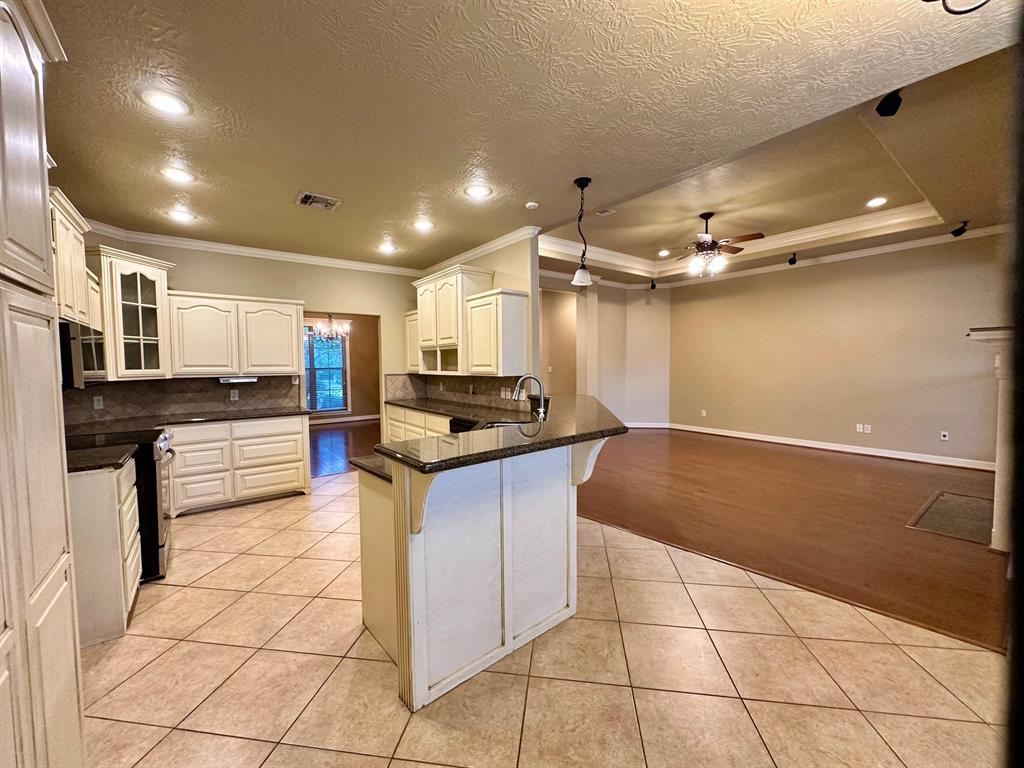 7925 Sweet Bay Street, Beaumont, Texas image 9