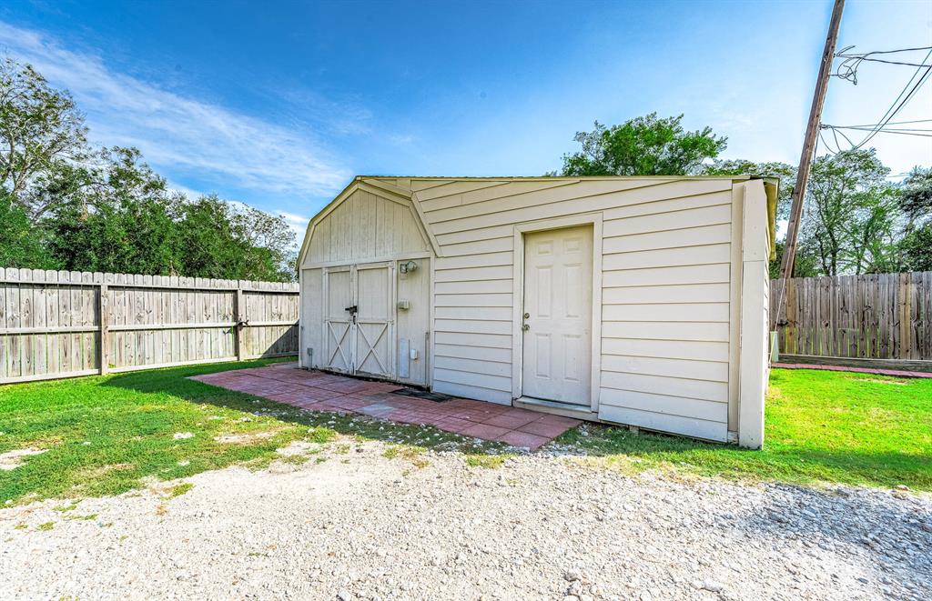 1218 Martin Drive, Alvin, Texas image 31