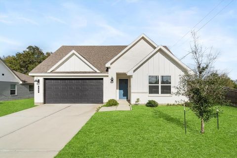 A home in Anahuac