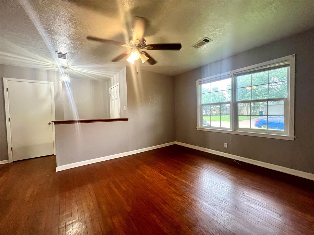 1925 14th Avenue, Texas City, Texas image 3