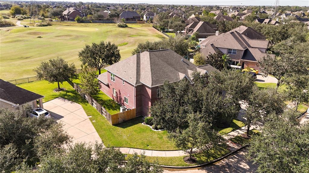 2611 Winston Court, Pearland, Texas image 12