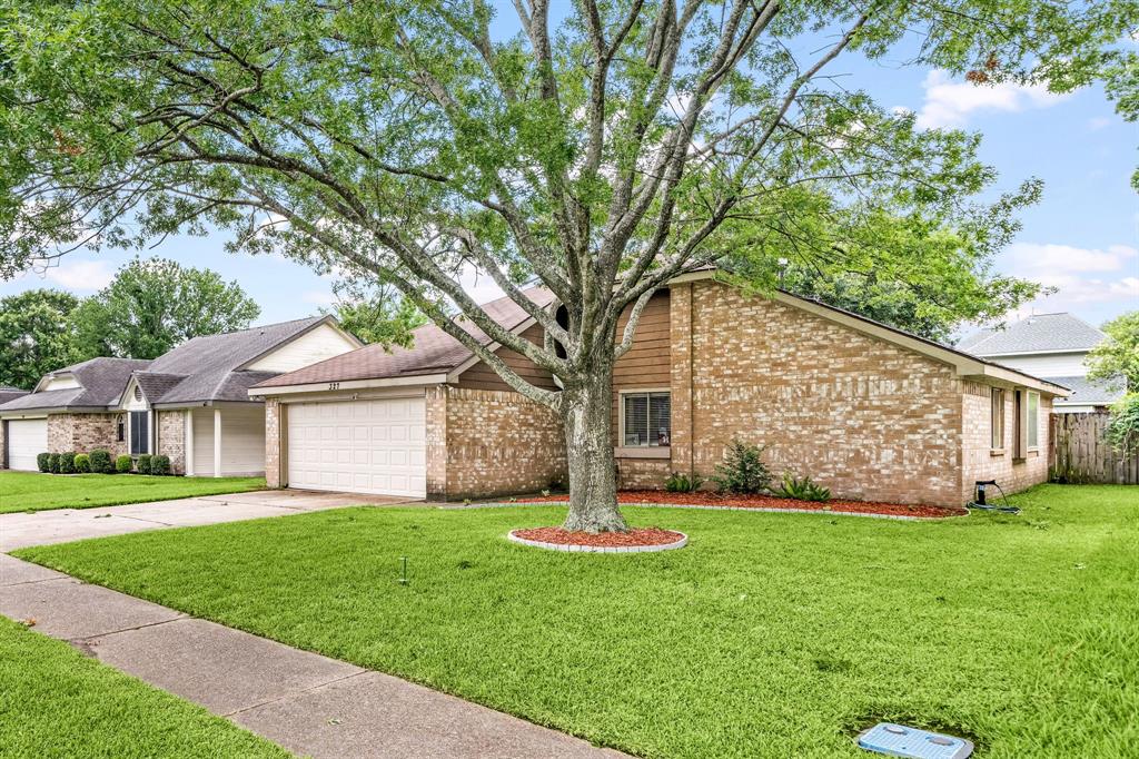 327 Brompton Court