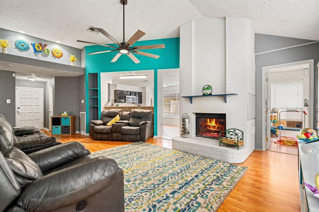 327 Brompton Court