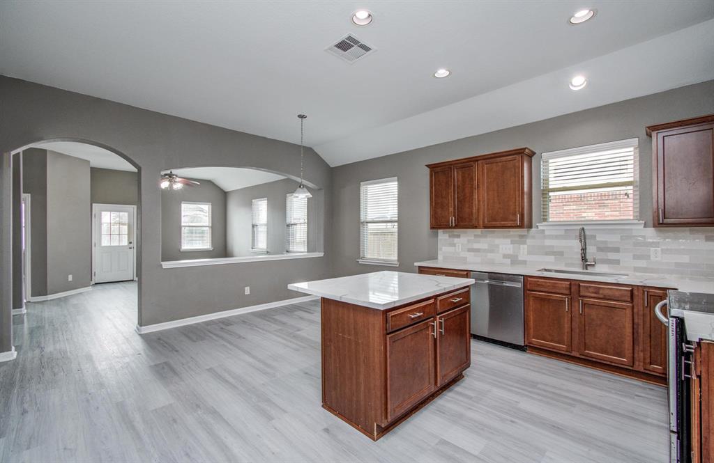 15303 Arnold, Baytown, Texas image 14