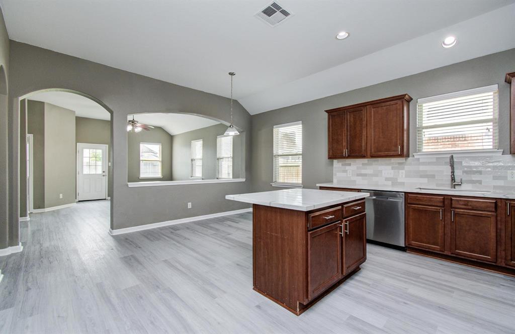 15303 Arnold, Baytown, Texas image 7