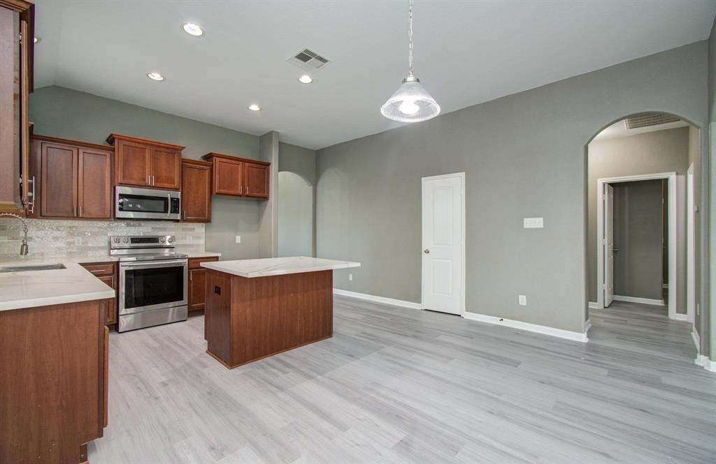 15303 Arnold, Baytown, Texas image 9